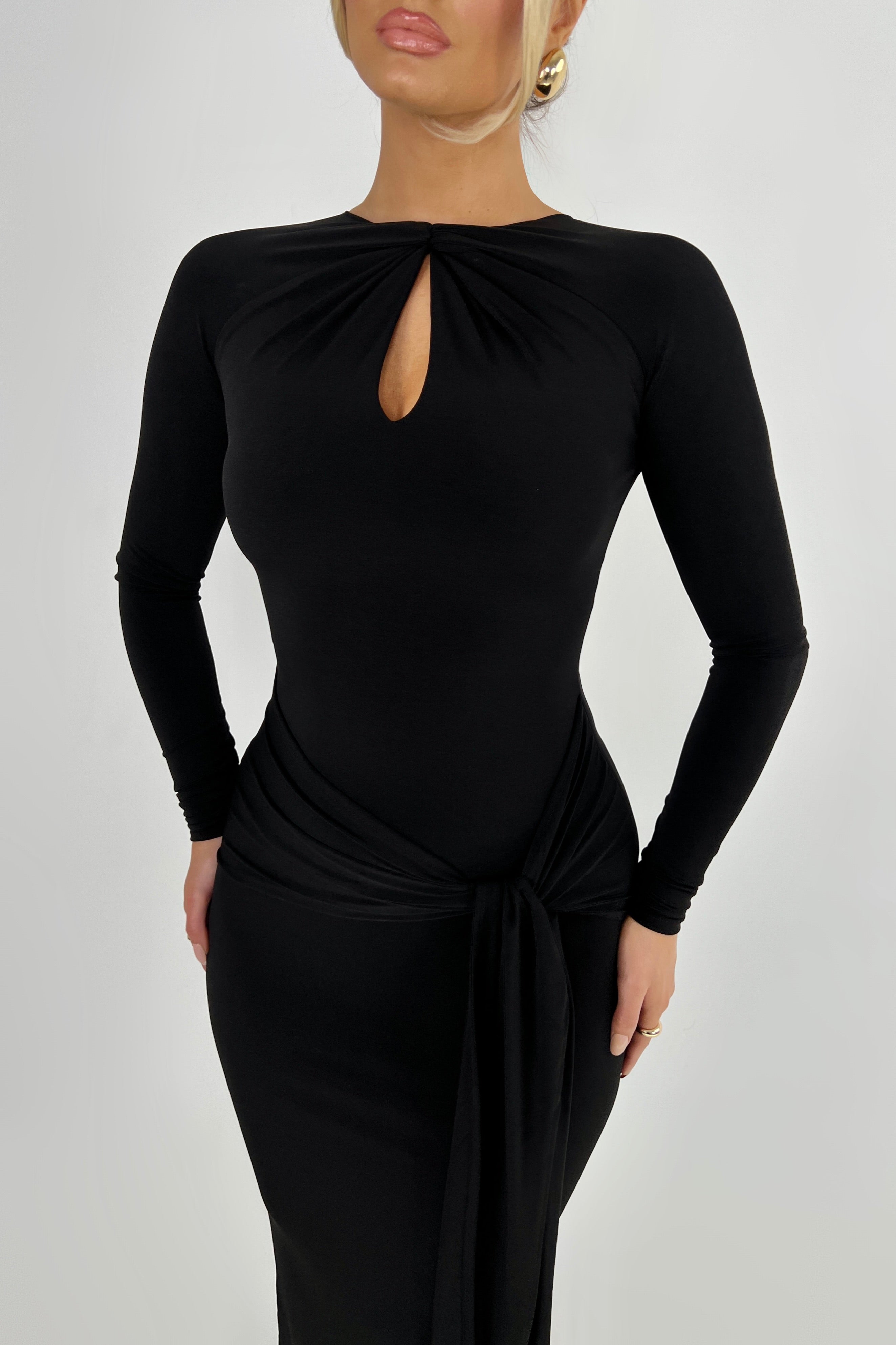 Seonie Black Dress