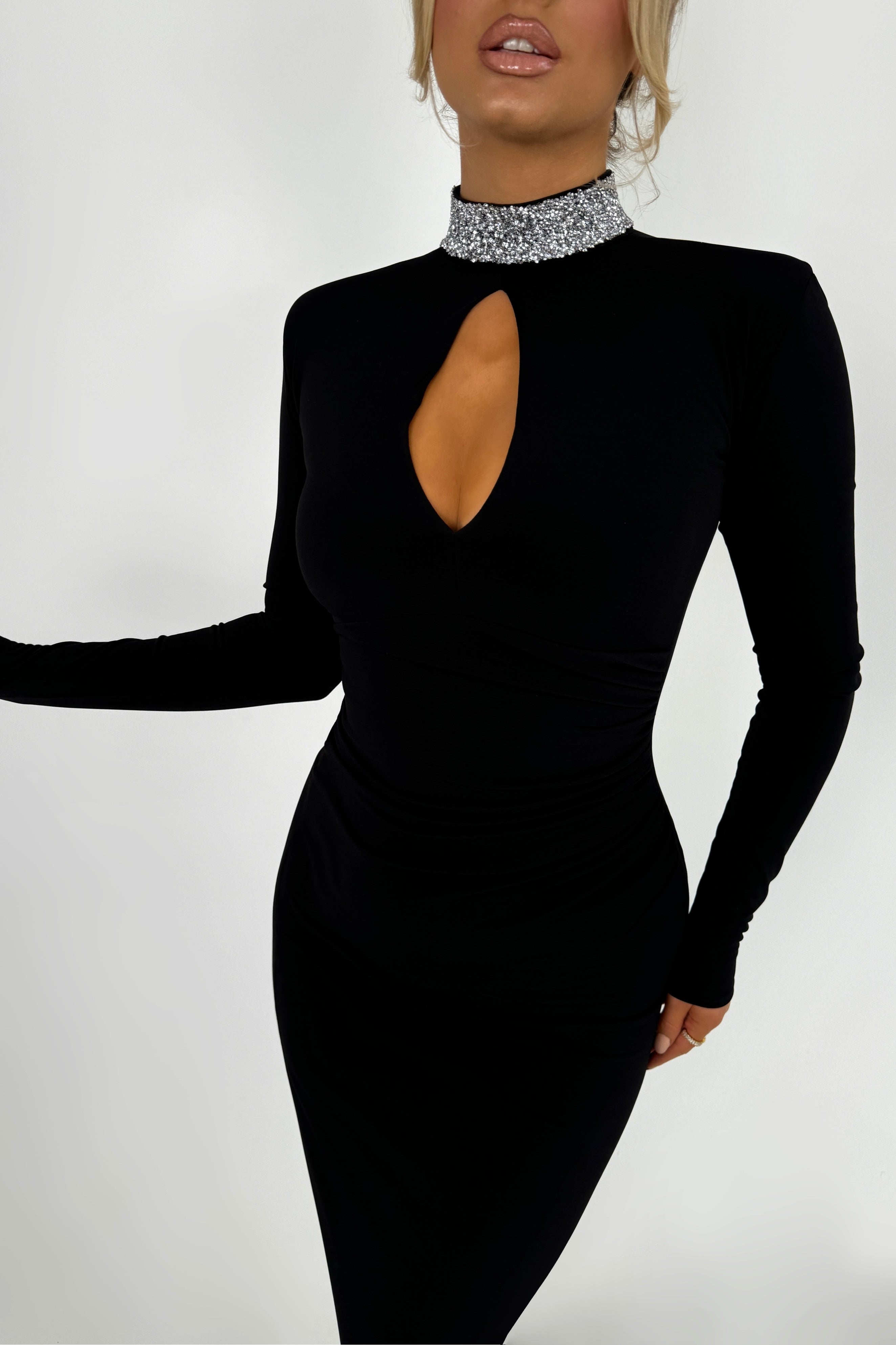 Resah Black Dress
