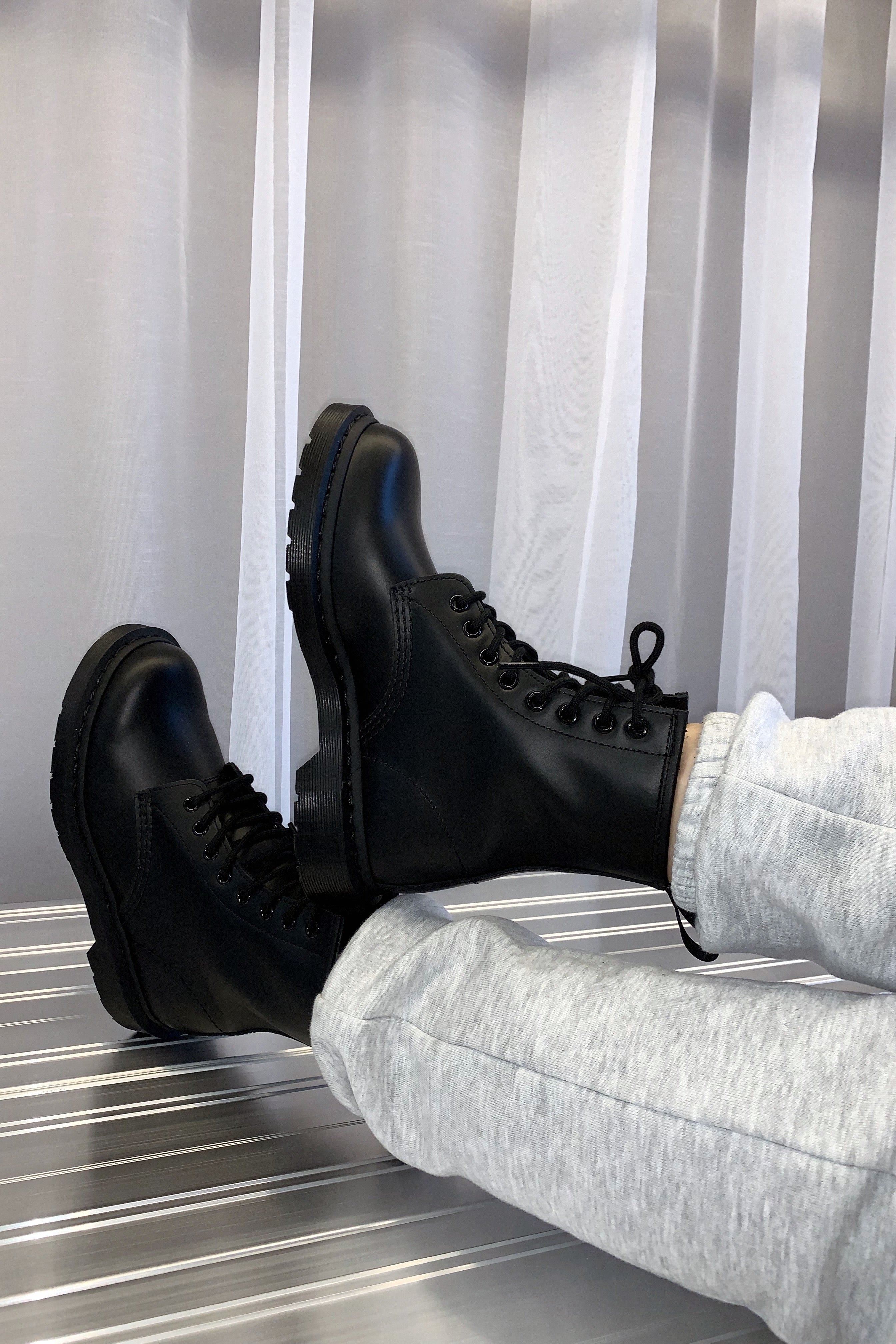 1460 Mono 8 Eye Boot Black Smooth BOOTS Shoe Dazz